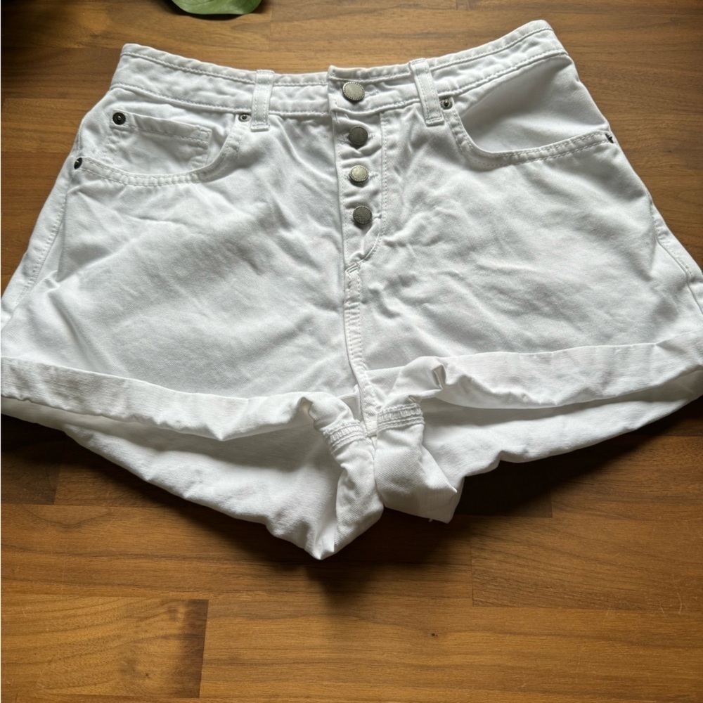 Roxy white high waisted button fly shorts size 27